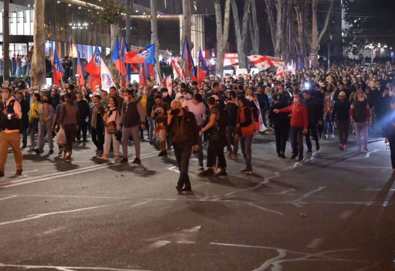 Gürcüstan seçkilərində  hakim partiya qalib oldu, etirazlar başladı...