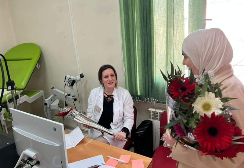 Gürcüstanda Xanım Zəhranın (ə) mövludu münasibətilə gül aksiyası - FOTO