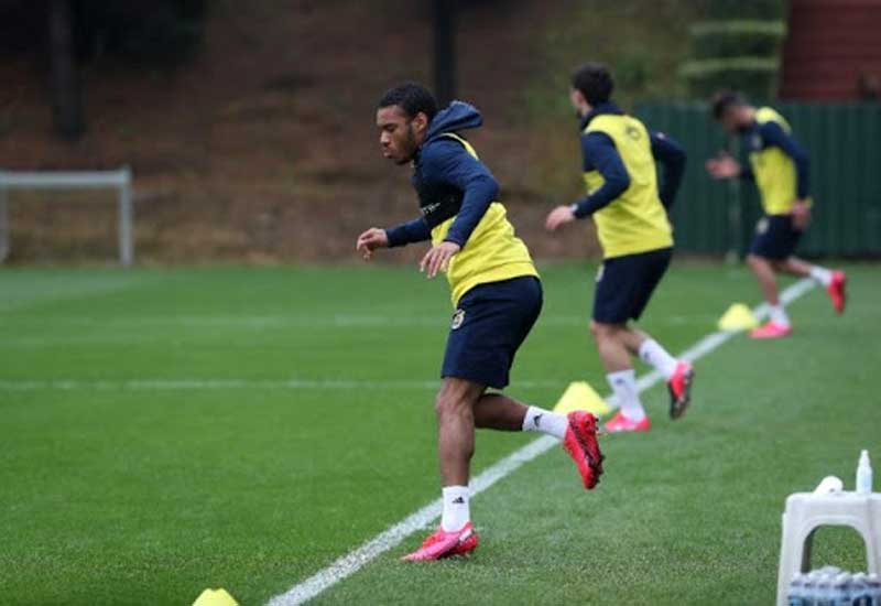 Koronavirusa görə ara verən Fenerbahçe  məşqə başladı - VİDEO