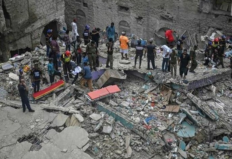 Pakistanda binanın uçması nəticəsində 14 nəfər ölüb, axtarışlar davam edir